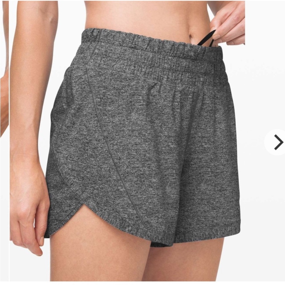 Lululemon Track that lined short 5inch